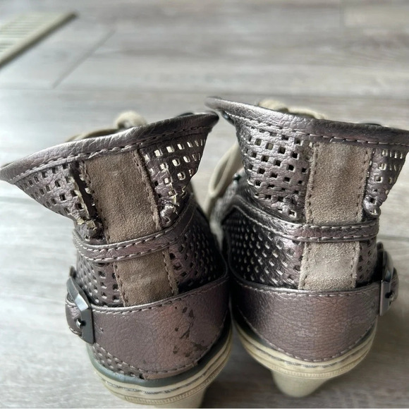 Tamaris  Trend Champagne Perforated Nubuck Leather Fold Over Heeled Sneaker - Picture 15 of 16